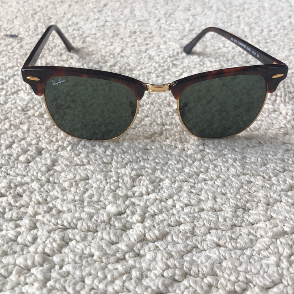 Ray Ban Clubmaster classic tortoise sunglasses